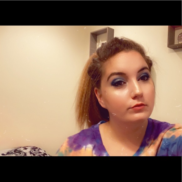 Meet your Posher, Traci - Picture 1 of 1